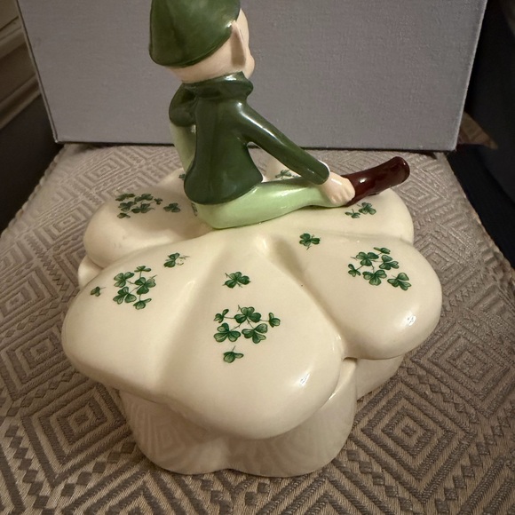 Charming Leprechaun Trinket Box St Patrick’s! - Picture 6 of 13